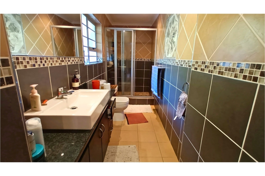 4 Bedroom Property for Sale in Blue Bend Eastern Cape
